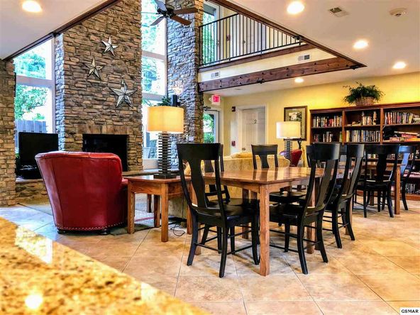 425 Stuart Ln, Gatlinburg, TN 37738